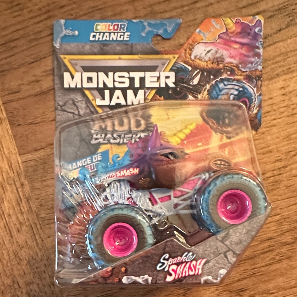 Monster jam sparkle smash mud blaster